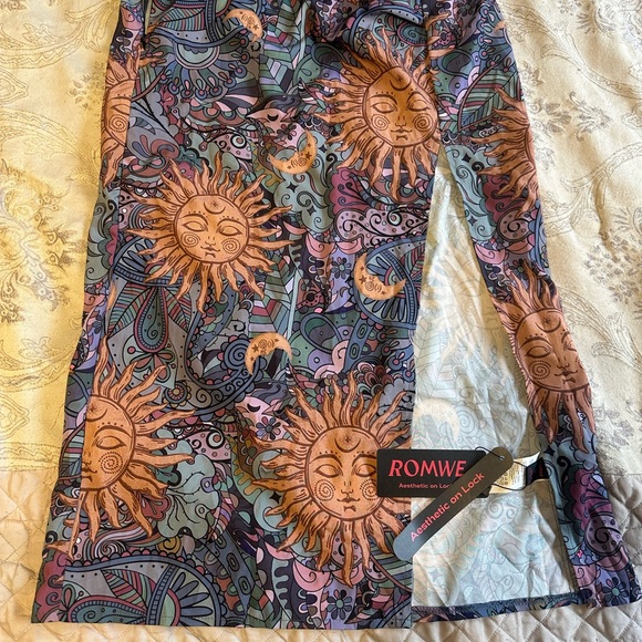 ROMWE Dresses & Skirts - NWT ROMWE Sun & Paisley D
Skirt - Multicolor